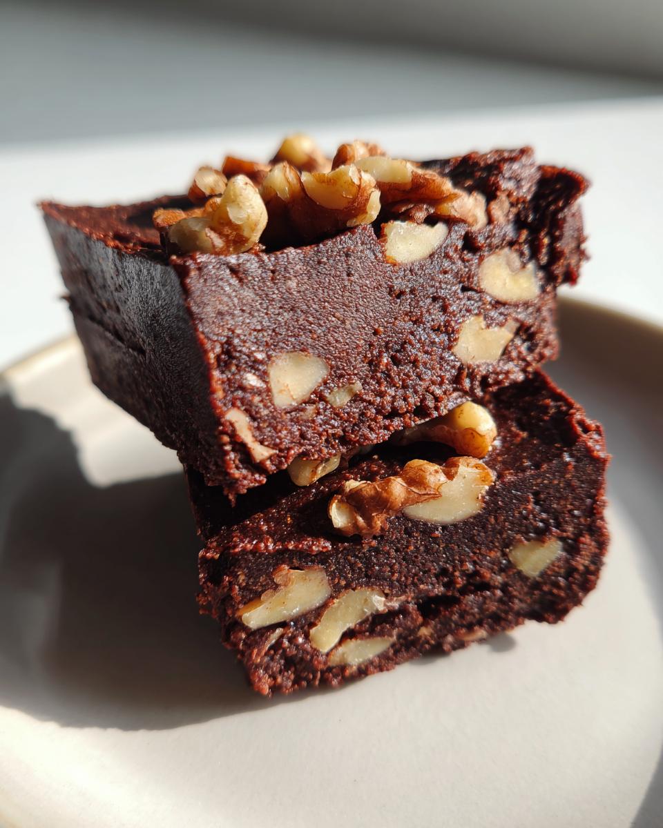 Raw Vegan Brownies with Walnuts - detail 2