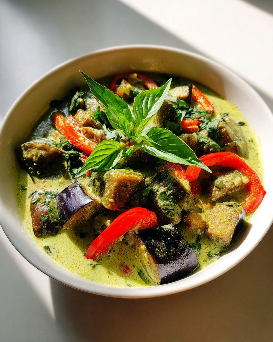 Thai Green Curry with Eggplant - detail 2